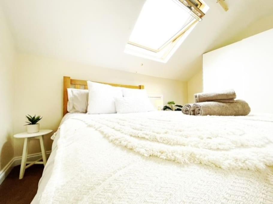 5 Bedroom, Sleeps 9 - Base To Explore Liverpool And Beyond Ліверпуль Екстер'єр фото