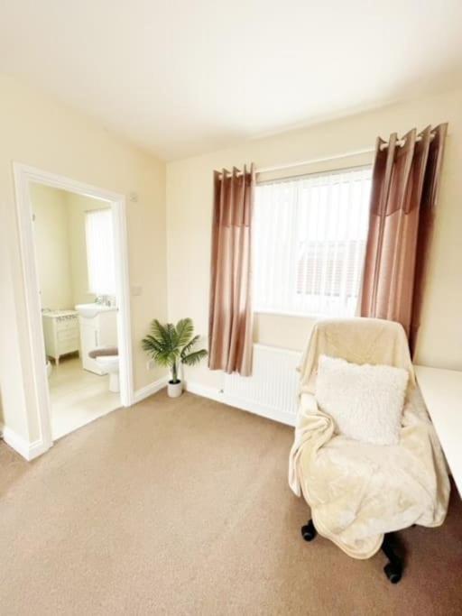 5 Bedroom, Sleeps 9 - Base To Explore Liverpool And Beyond Ліверпуль Екстер'єр фото