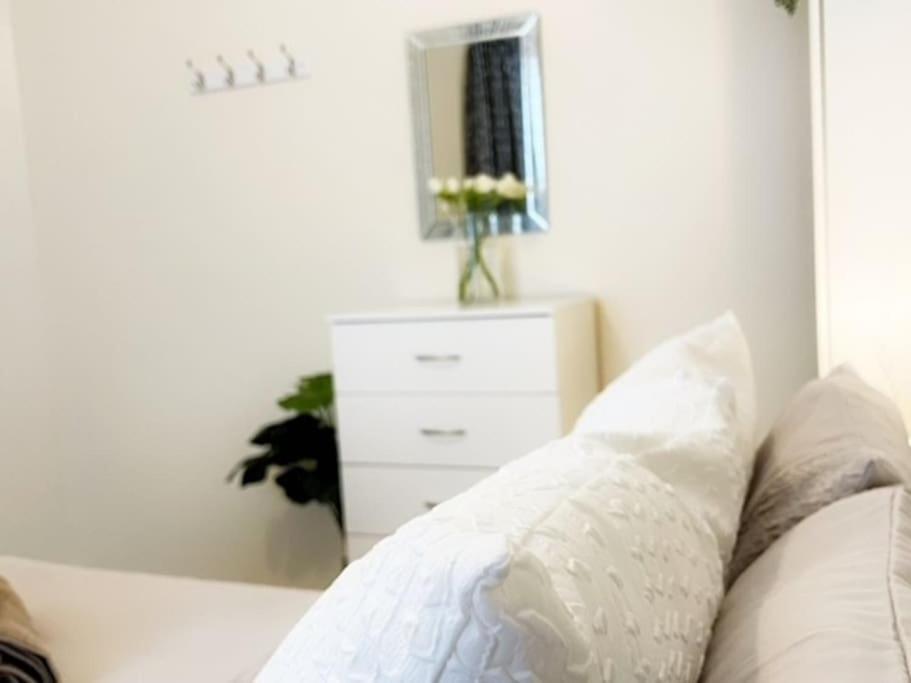 5 Bedroom, Sleeps 9 - Base To Explore Liverpool And Beyond Ліверпуль Екстер'єр фото