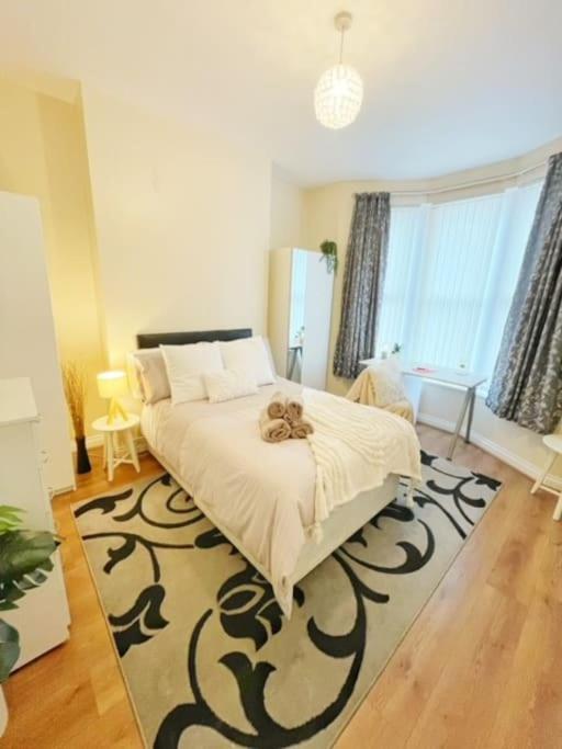 5 Bedroom, Sleeps 9 - Base To Explore Liverpool And Beyond Ліверпуль Екстер'єр фото