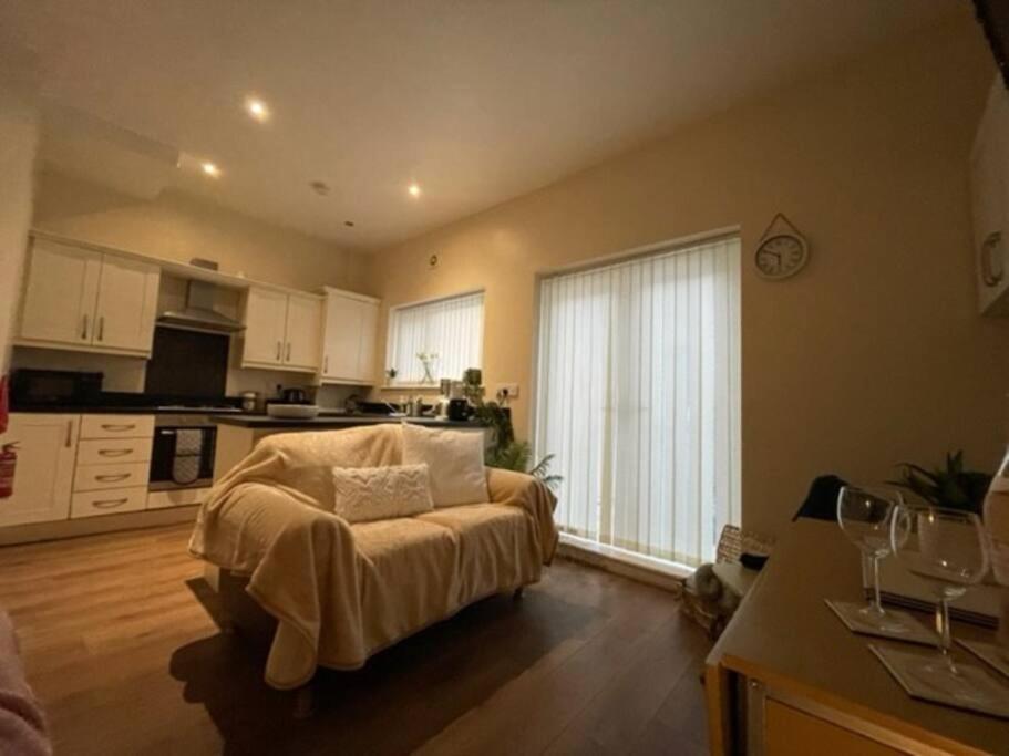5 Bedroom, Sleeps 9 - Base To Explore Liverpool And Beyond Ліверпуль Екстер'єр фото