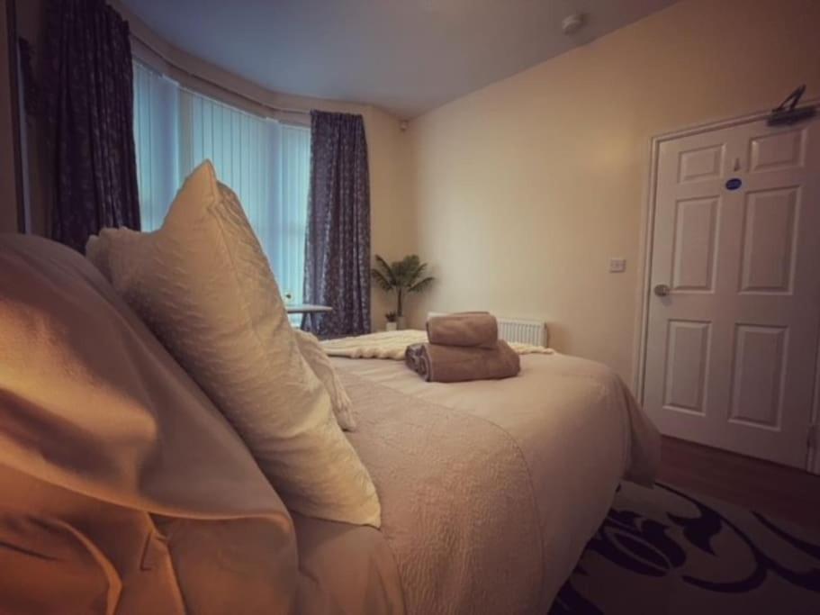 5 Bedroom, Sleeps 9 - Base To Explore Liverpool And Beyond Ліверпуль Екстер'єр фото