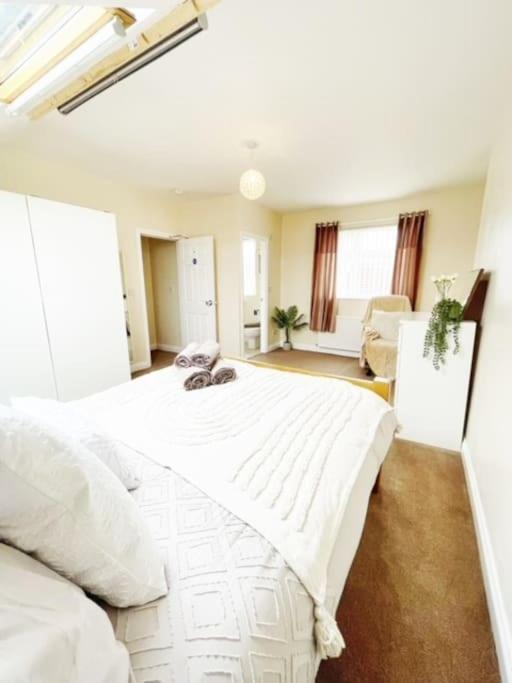 5 Bedroom, Sleeps 9 - Base To Explore Liverpool And Beyond Ліверпуль Екстер'єр фото