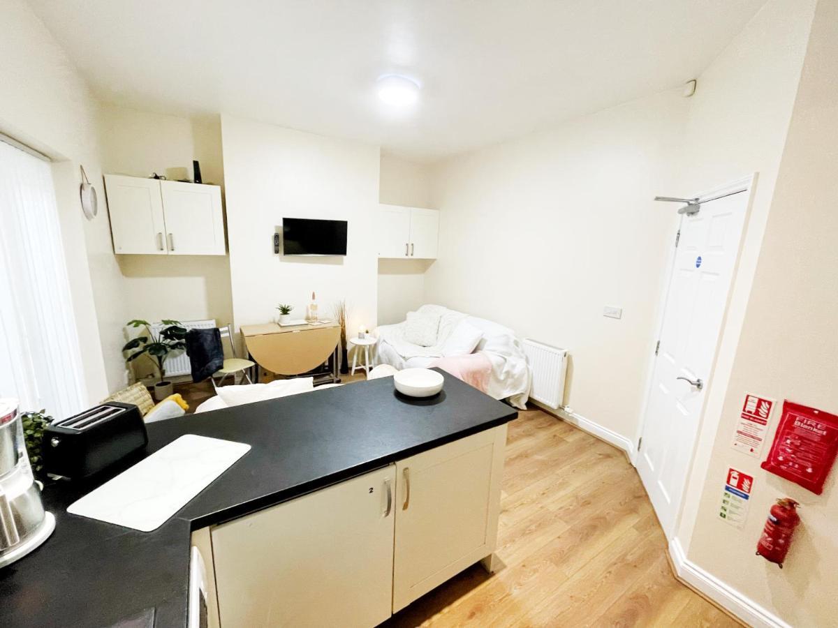 5 Bedroom, Sleeps 9 - Base To Explore Liverpool And Beyond Ліверпуль Екстер'єр фото